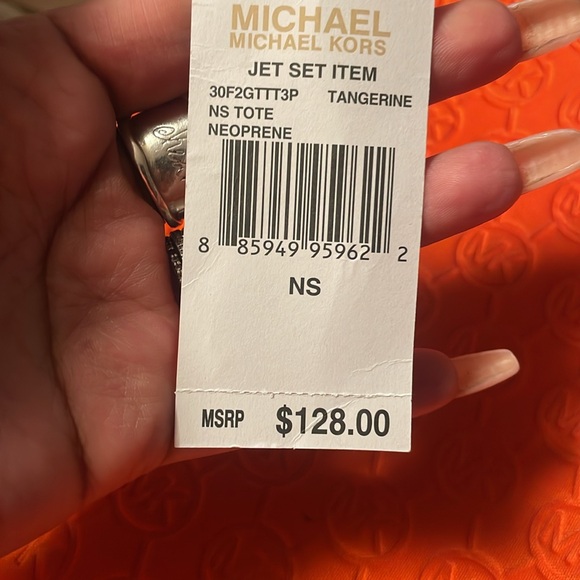 Michael kors jet set tote in tangerine . - Picture 4 of 5